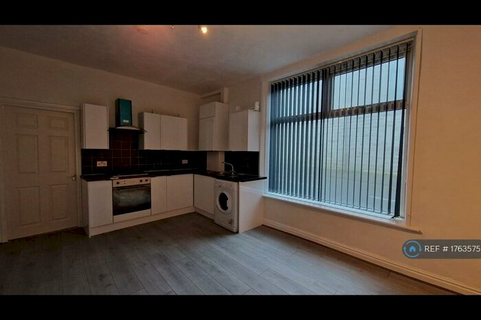 1 Bedroom Flat To Rent In John Street, Haslingden, Rossendale, BB4