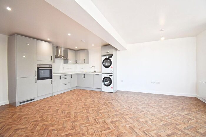 1 Bedroom Flat To Rent In Araby Corner, Shepperton, TW17