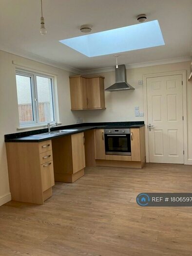 1 Bedroom Flat To Rent In Exeter Road, Exmouth, EX8
