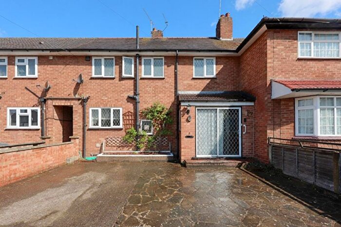 3 Bedroom Terraced House For Sale In Bryony Close, Hillingdon, UB8