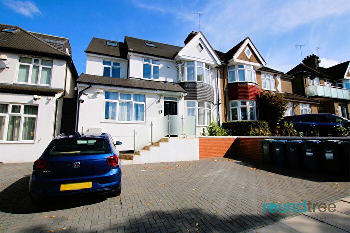 4 Bedroom Flat To Rent In St. Marys Crescent, Hendon, NW4