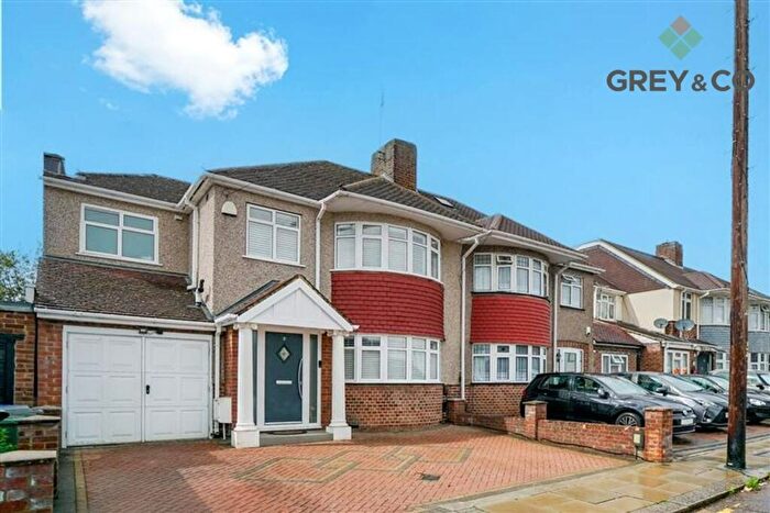 4 Bedroom Semi-Detached House For Sale In Dalmeny Close Wembley, HA0