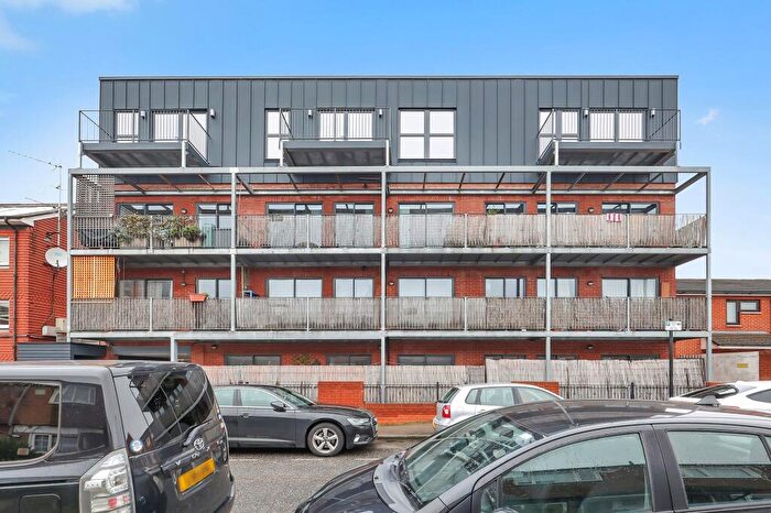 2 Bedroom Flat For Sale In Grange Road, London, E13