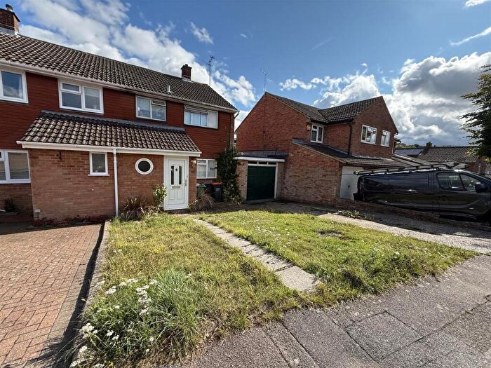 3 Bedroom Semi-Detached House To Rent In Mardale Avenue, Dunstable, LU6