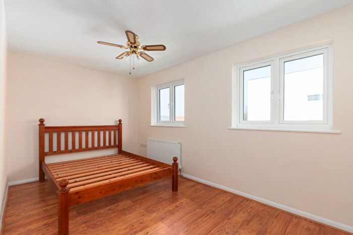 2 Bedroom Maisonette To Rent In Deans Gate Close, London, SE23