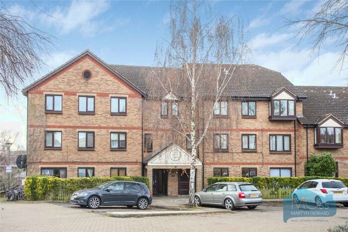 2 Bedroom Apartment To Rent In Deanery Close, East Finchley, London, N2