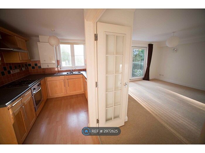 2 Bedroom Flat To Rent In Abbotts Court, Winchester, SO23