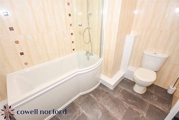 2 Bedroom Flat For Sale In Halliwell Street, Milnrow, Rochdale, Greater Manchester, OL16