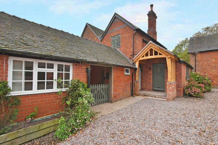 3 Bedroom Detached House To Rent In Grange Road, Knightley, ST20