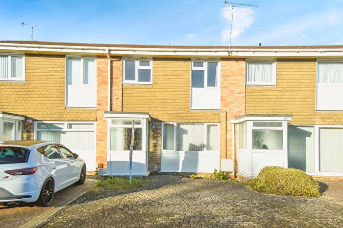 3 Bedroom Terraced House For Sale In Smitan Brook, Swindon, SN3