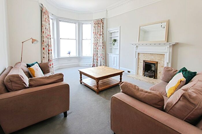 2 Bedroom Flat To Rent In Darnell Road, Edinburgh, EH5