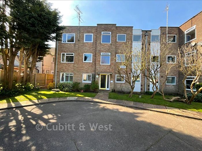 2 Bedroom Apartment For Sale In Western Road, Lancing, West Sussex, BN15