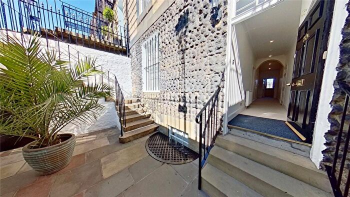 2 Bedroom Flat To Rent In Heriot Row, Edinburgh, EH3