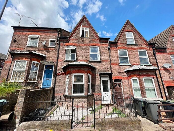 3 Bedroom Terraced House For Sale In Buxton Road, South Luton, Luton, Bedfordshire, LU1