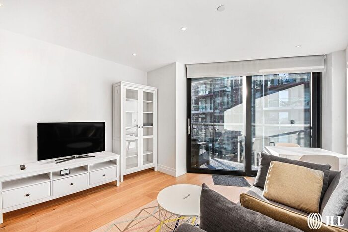 2 Bedroom Flat To Rent In Riverlight Quay, London, SW11