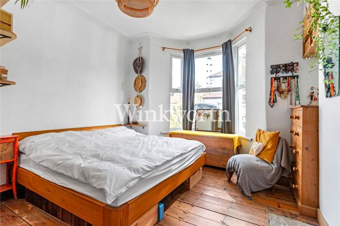 1 Bedroom Flat For Sale In Clinton Road, London, N15