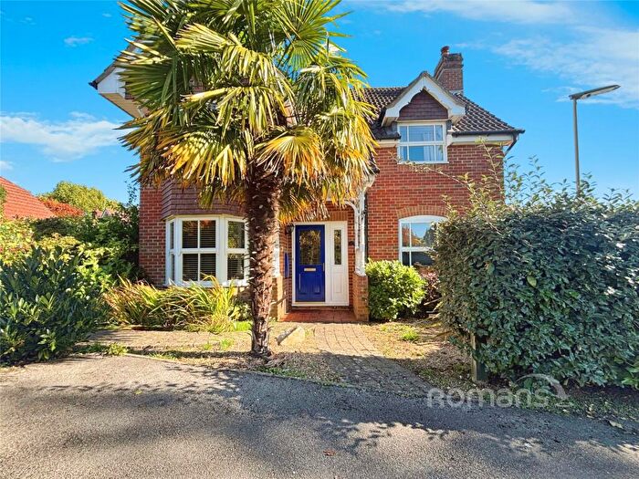 3 Bedroom Detached House For Sale In Clarence Drive, Wellington Park, Camberley, GU15