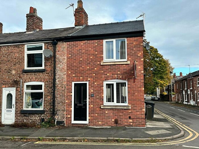 2 Bedroom Terraced House To Rent In Fountain Street, Macclesfield, SK10
