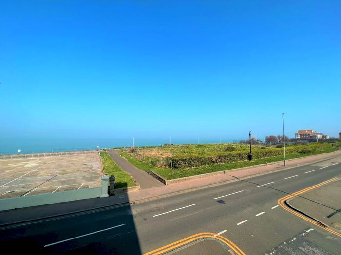 2 Bedroom Flat To Rent In Margate, CT9