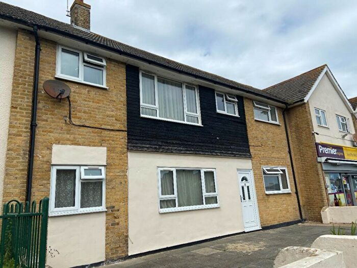3 Bedroom Flat To Rent In St Giles Close, Dover, CT17