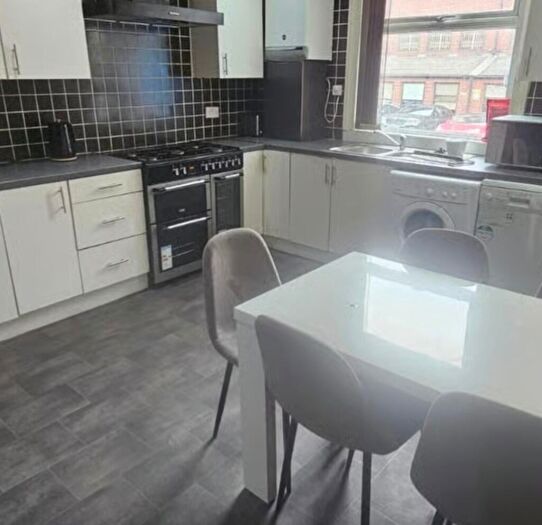 4 Bedroom Terraced House To Rent In Bennett Road, Leeds, West Yorkshire, LS6