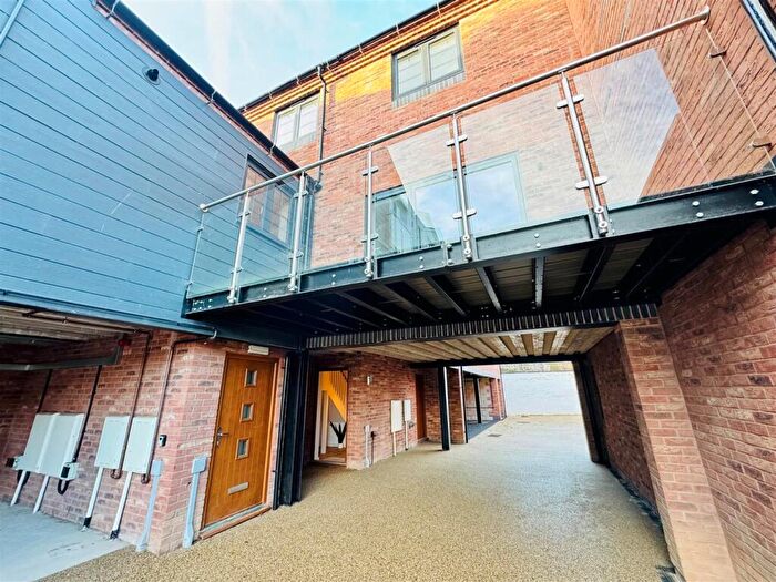 3 Bedroom Duplex For Sale In Emscote Old Wharf, Warwick, CV34
