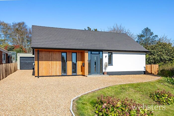 3 Bedroom Detached Bungalow For Sale In Parsons Mead, Norwich, NR4