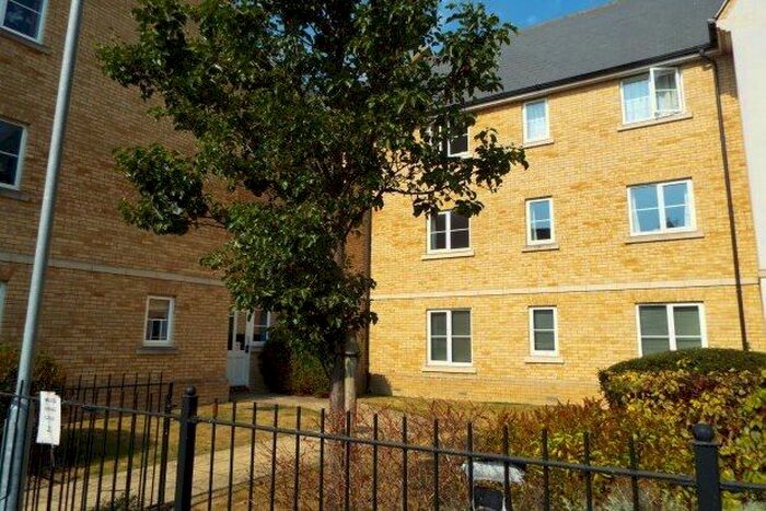 2 Bedroom Flat To Rent In Mortimer Gardens, Colchester, CO4