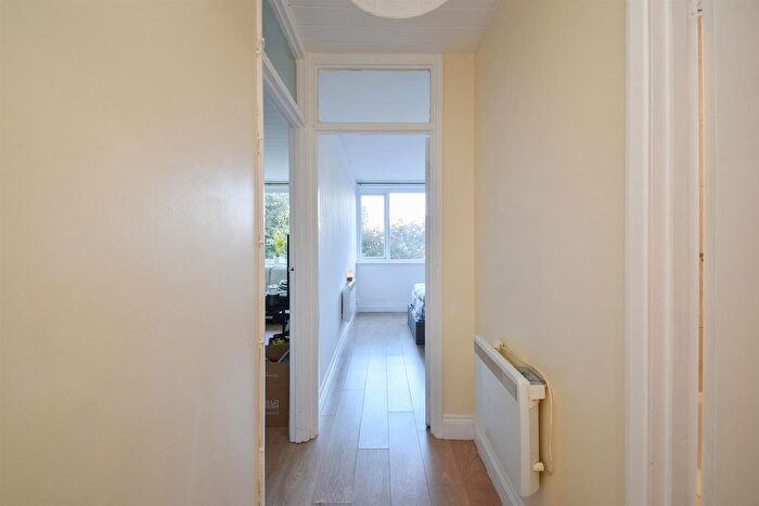 1 Bedroom Flat To Rent In Quarry Hill, St. Leonards-On-Sea, TN38