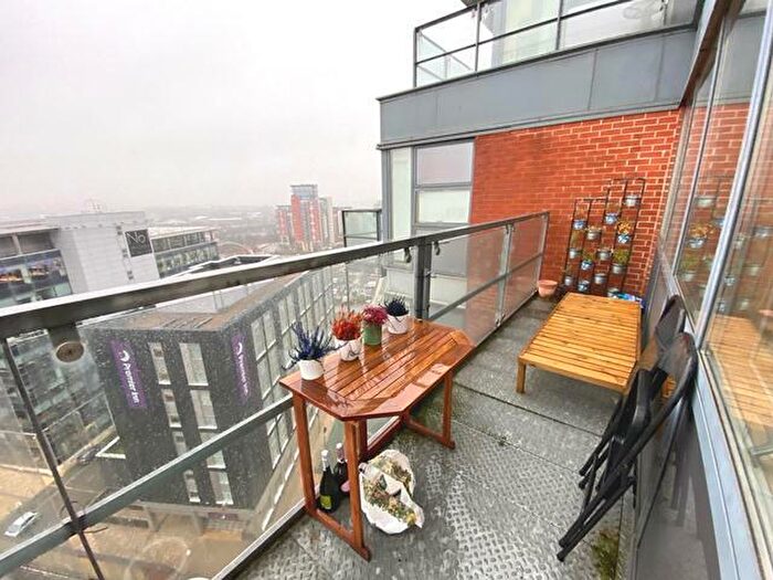 2 Bedroom Apartment To Rent In West Point Wellington Street City Centre, LS1