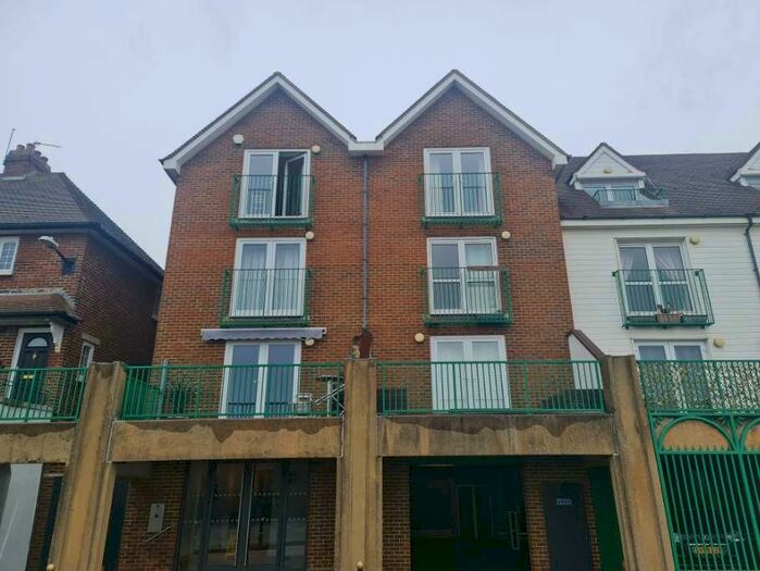 1 Bedroom Flat To Rent In Harbour Point, Folkestone, CT19
