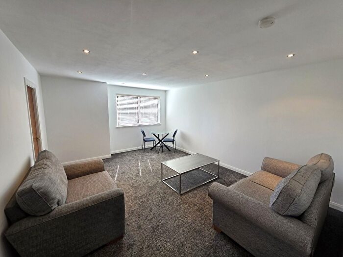 2 Bedroom Flat To Rent In Bloomfield Court, Holburn, Aberdeen, AB10