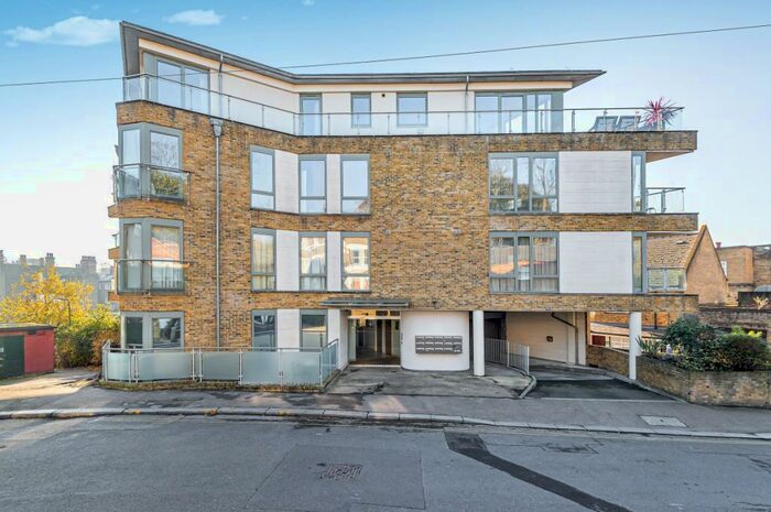 2 Bedroom Flat To Rent In Wemyss Road London, SE3