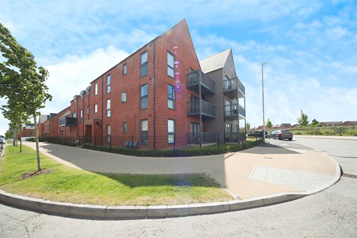 2 Bedroom Flat For Sale In Lime Tree Drive, Houghton Regis, Dunstable, LU5