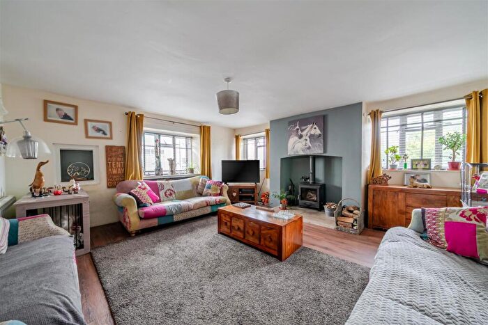 3 Bedroom End Of Terrace House For Sale In Maiden Newton, Dorchester, DT2