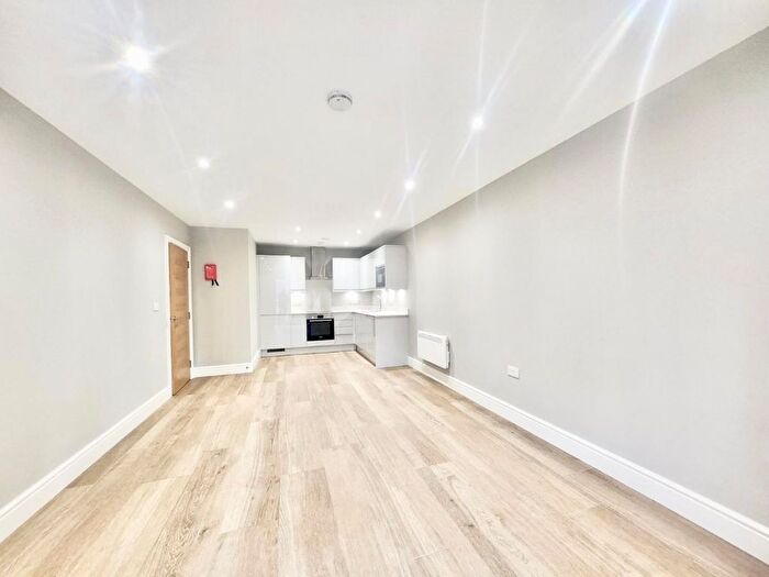 1 Bedroom Flat To Rent In Kingsmead Road, High Wycombe, HP11
