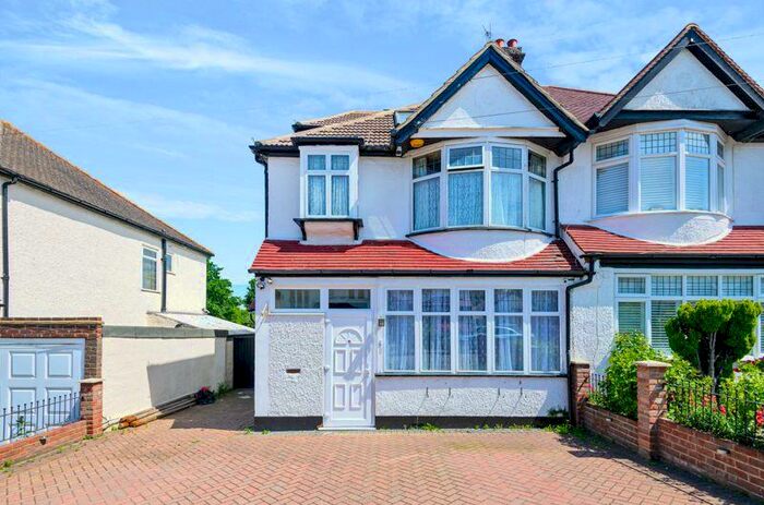 4 Bedroom Semi-Detached House To Rent In Derrick Avenue, South Croydon, CR2