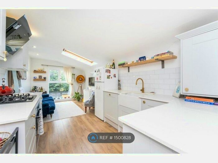 2 Bedroom Flat To Rent In Eccleston Road, London, W13