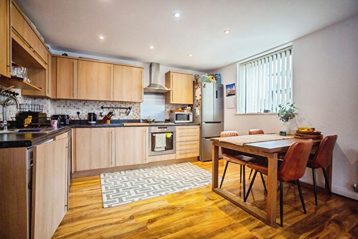2 Bedroom Flat For Sale In Clifford Way, Maidstone, Kent, ME16