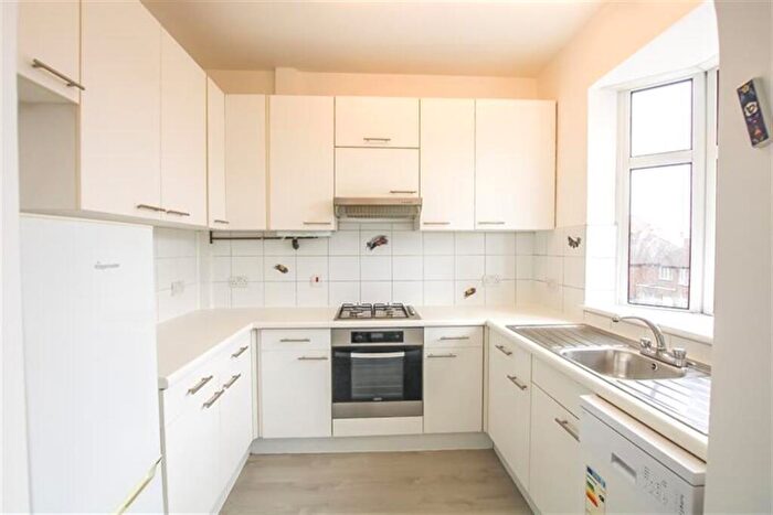 2 Bedroom Apartment To Rent In Heriot Road, Hendon, NW4