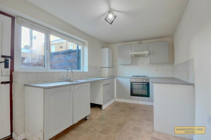 2 Bedroom Flat To Rent In Flat To Rent, George Street, Rishton, Blackburn, BB1