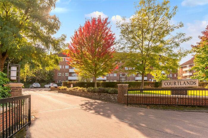 3 Bedroom Flat To Rent In Buckingham House, Courtlands, Sheen Road, Richmond, TW10