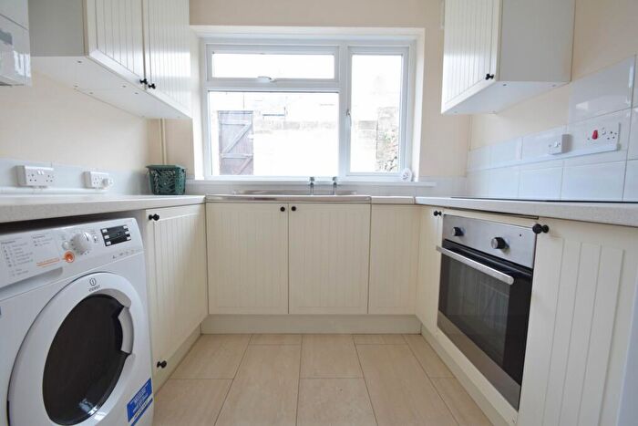 4 Bedroom House To Rent In Tewkesbury Street, Cathays, CF24