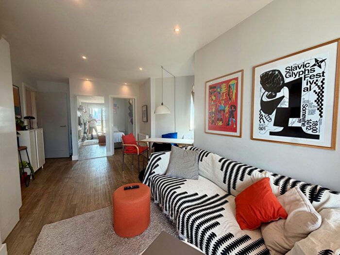 Studio For Sale In Salcombe Court, Leven Road, E14