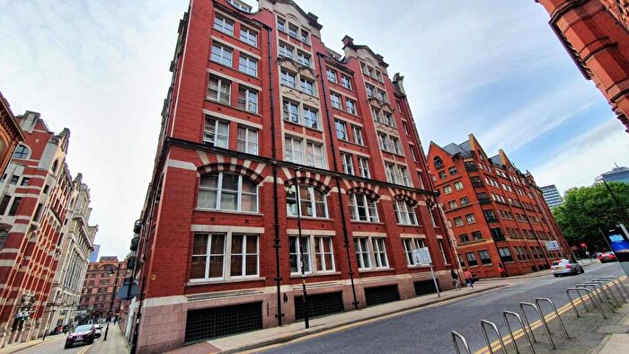 2 Bedroom Apartment To Rent In Velvet House, Manchester, M1