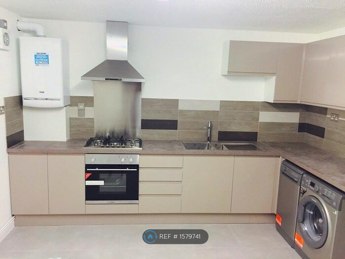 6 Bedroom Terraced House To Rent In Gadd Street, Nottingham, NG7