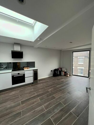 2 Bedroom Flat To Rent In Boundary Lane, London, SE17