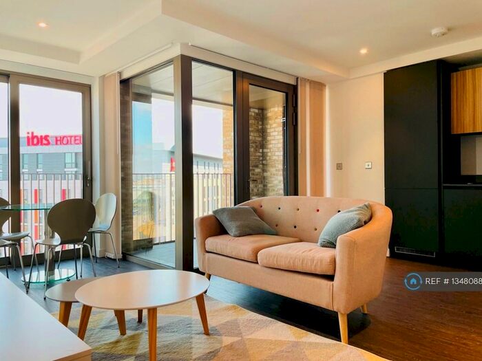 1 Bedroom Flat To Rent In Western Gateway, London, E16