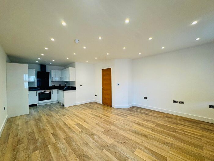 2 Bedroom Flat To Rent In Dovecot Road, High Wycombe, HP13