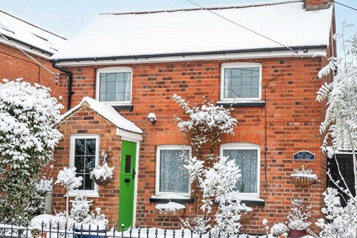 4 Bedroom Detached House For Sale In Windmill Road, Mortimer Common, Reading, Berkshire, RG7